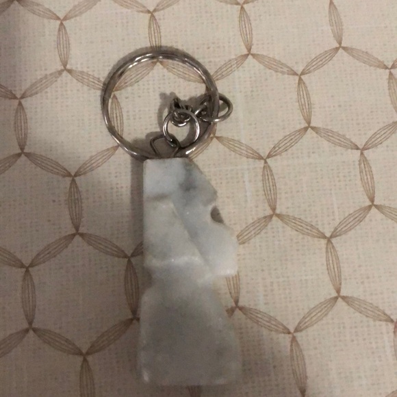 Keychains from Mexico and 2 wooden bracelets - Picture 4 of 5